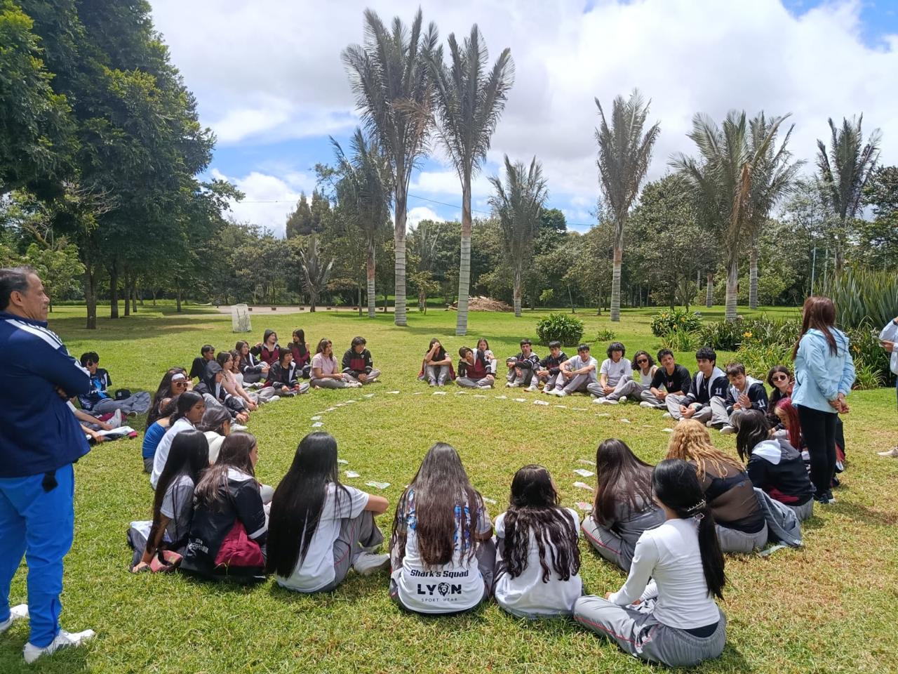Encuentro pedagógico de estudiantes al aire libre